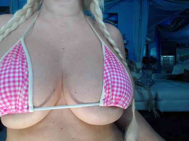 adrianna_fox