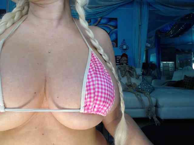 adrianna_fox