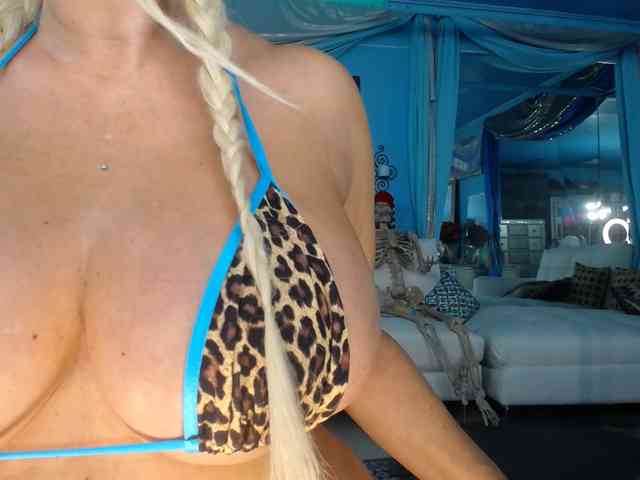 adrianna_fox