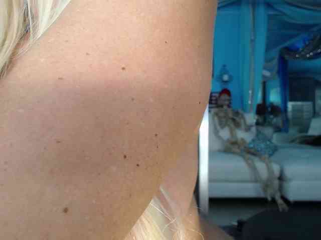adrianna_fox webcam