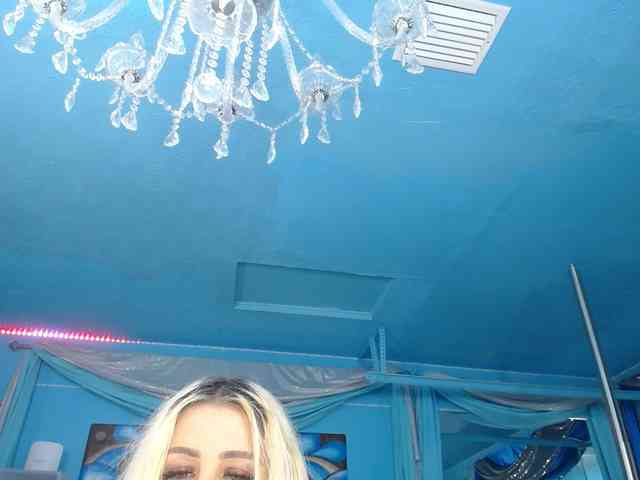 adrianna_fox webcam