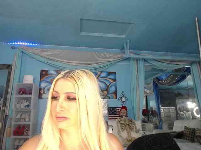 adrianna_fox webcam