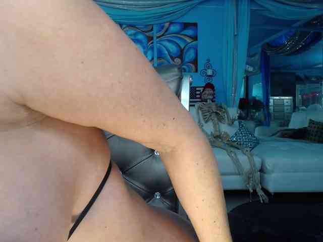adrianna_fox webcam