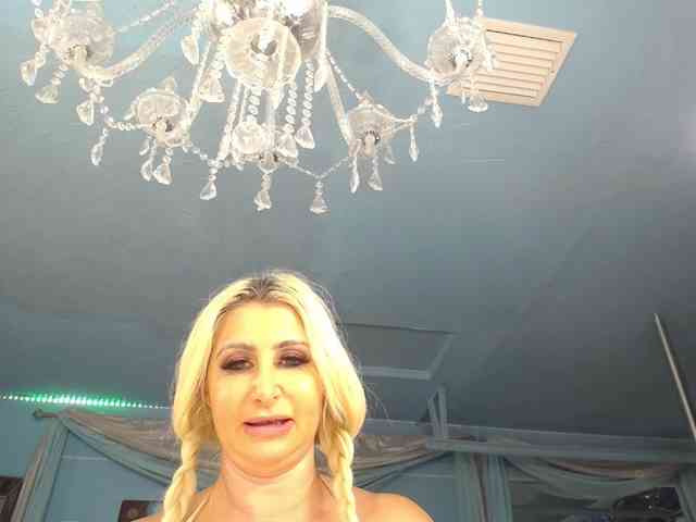 adrianna_fox