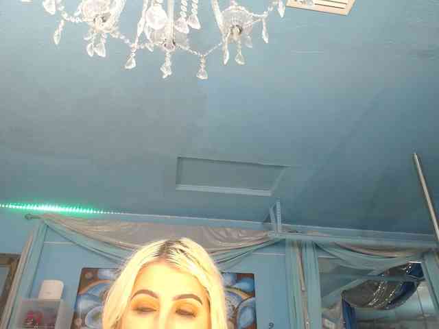 adrianna_fox
