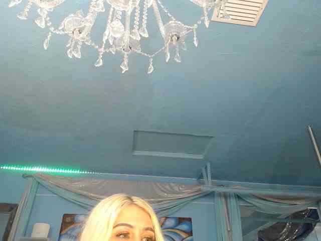 adrianna_fox webcam