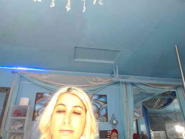 adrianna_fox webcam