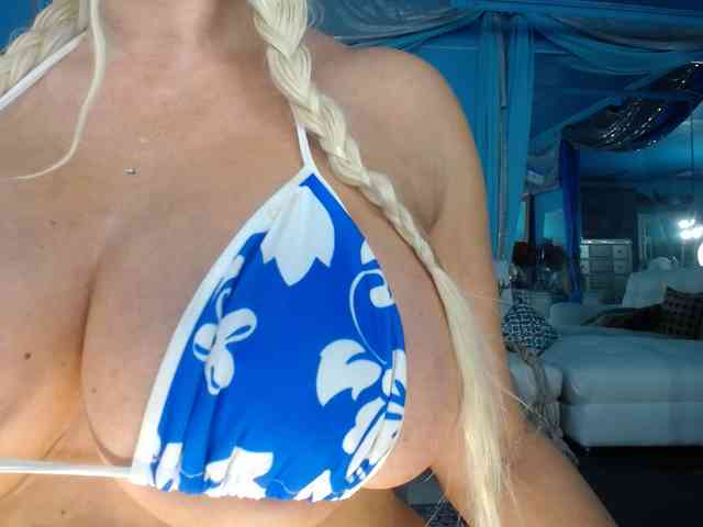 adrianna_fox
