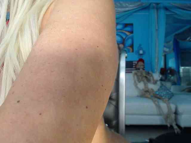 adrianna_fox