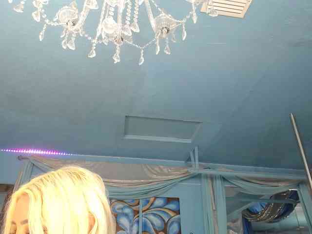adrianna_fox webcam