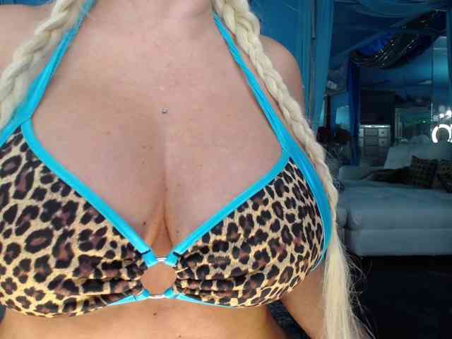 porn webcam online Adrianna Fox