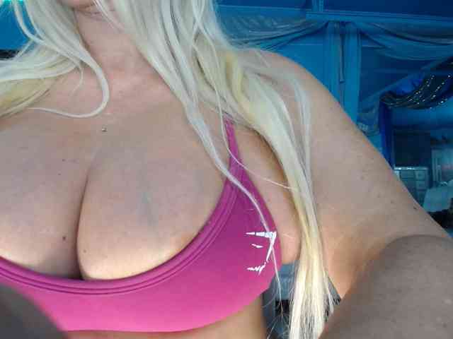 adrianna_fox webcam