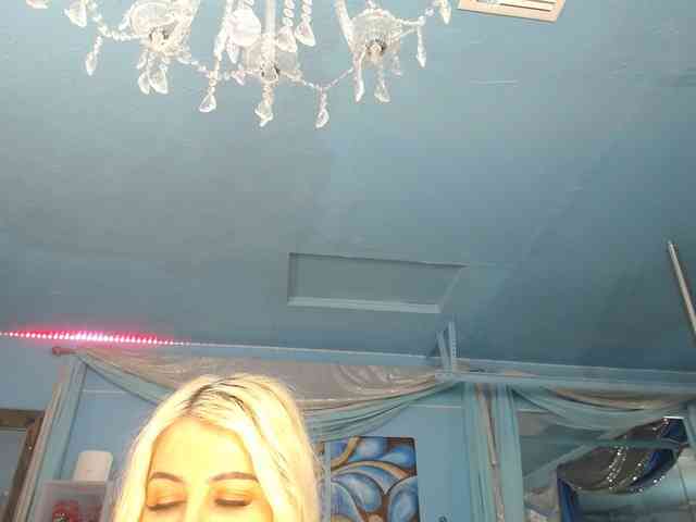 adrianna_fox webcam