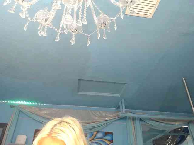 adrianna_fox webcam