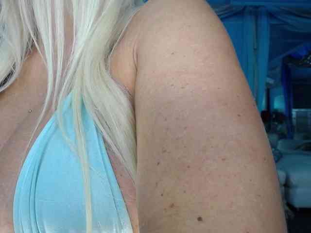 adrianna_fox webcam