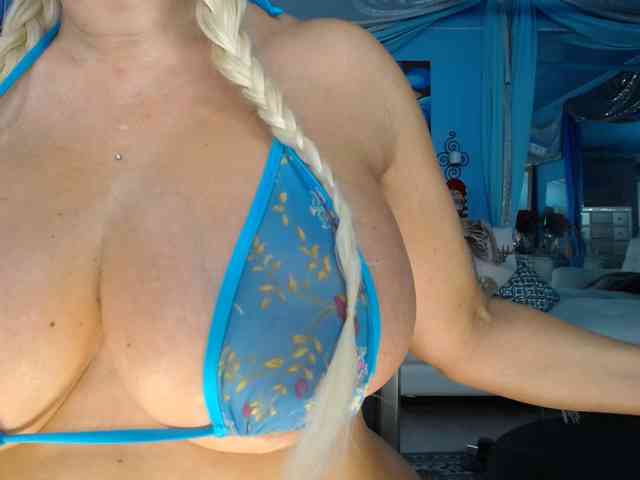 adrianna_fox Live Webcam on BongaCams