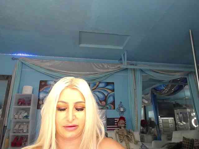 adrianna_fox webcam