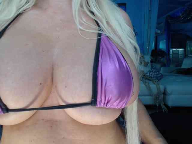adrianna_fox webcam