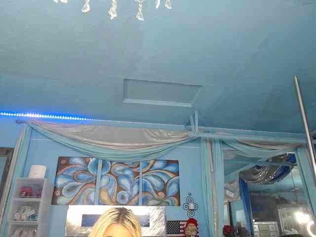 adrianna_fox webcam
