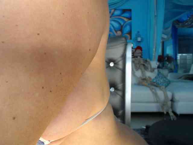 adrianna_fox