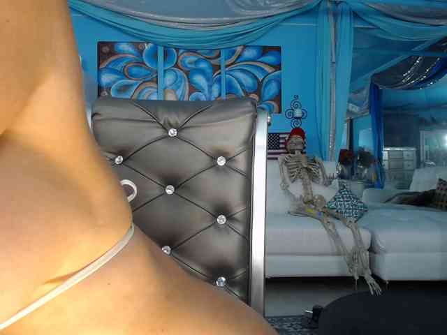 adrianna_fox webcam