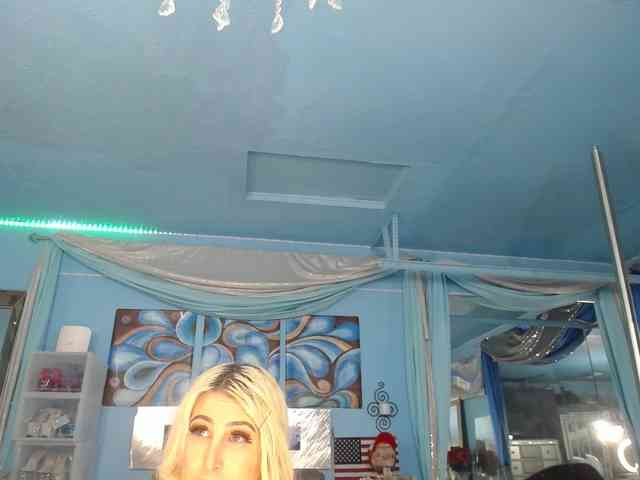 adrianna_fox webcam