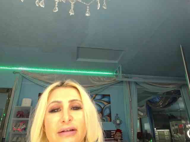 adrianna_fox