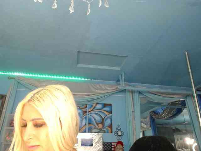 adrianna_fox webcam