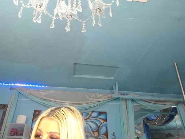 adrianna_fox webcam