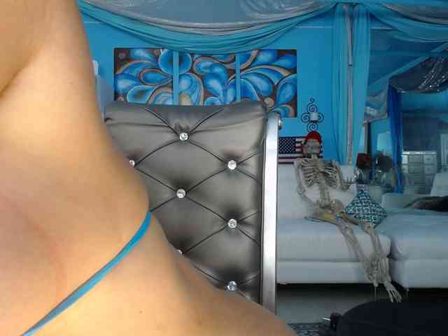 adrianna_fox