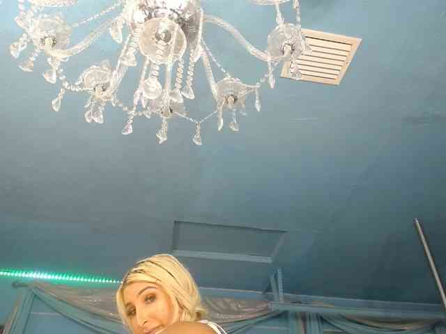 adrianna_fox webcam