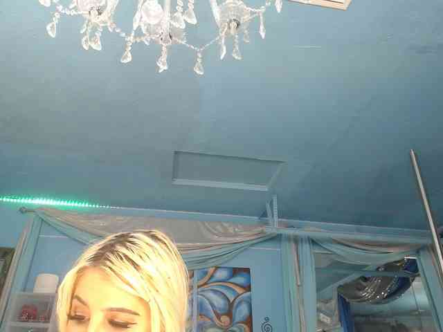 adrianna_fox webcam