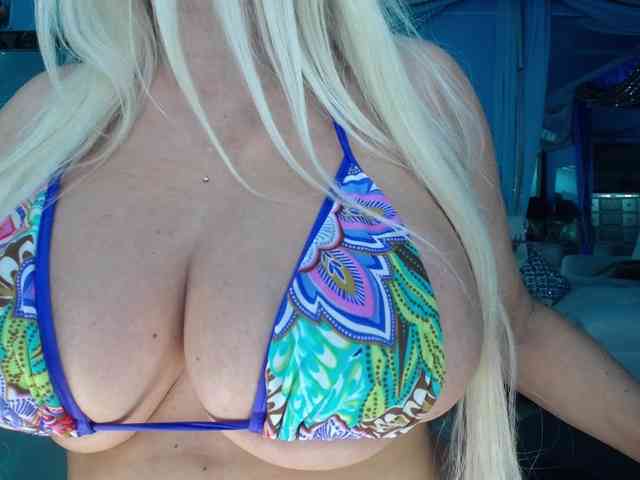 adrianna_fox webcam
