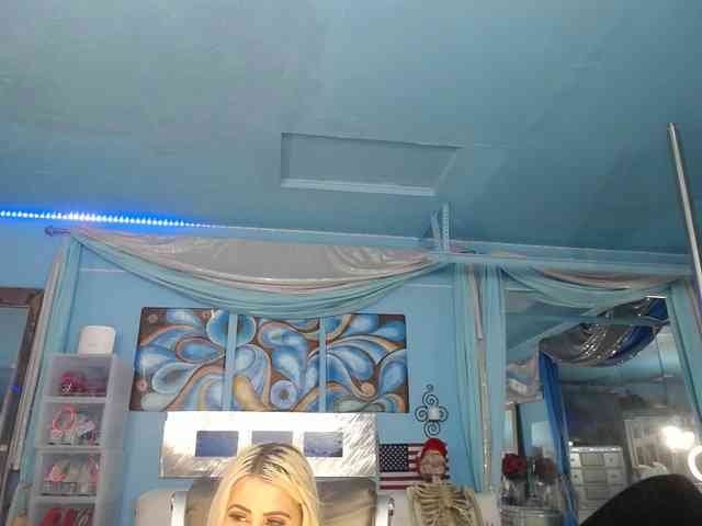 adrianna_fox