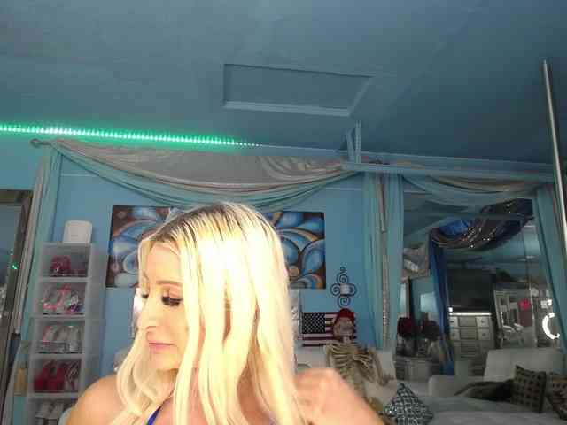 adrianna_fox webcam