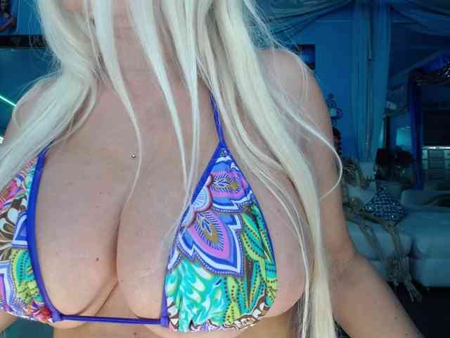 adrianna_fox webcam