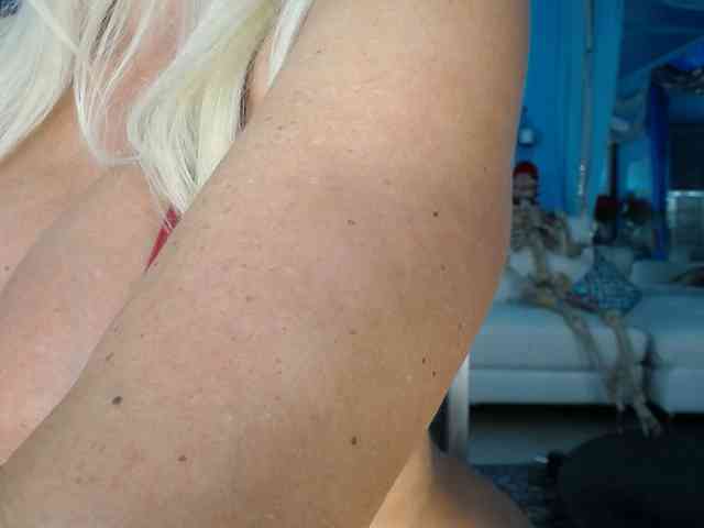 adrianna_fox webcam