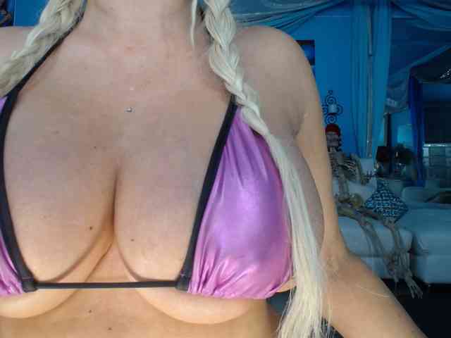 adrianna_fox webcam