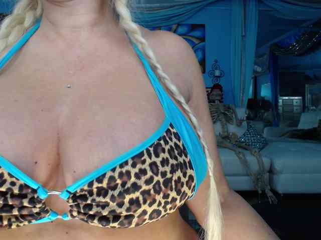 adrianna_fox