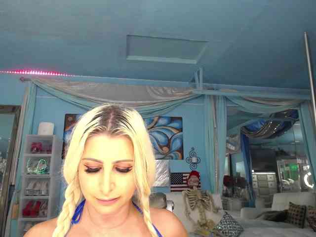 adrianna_fox