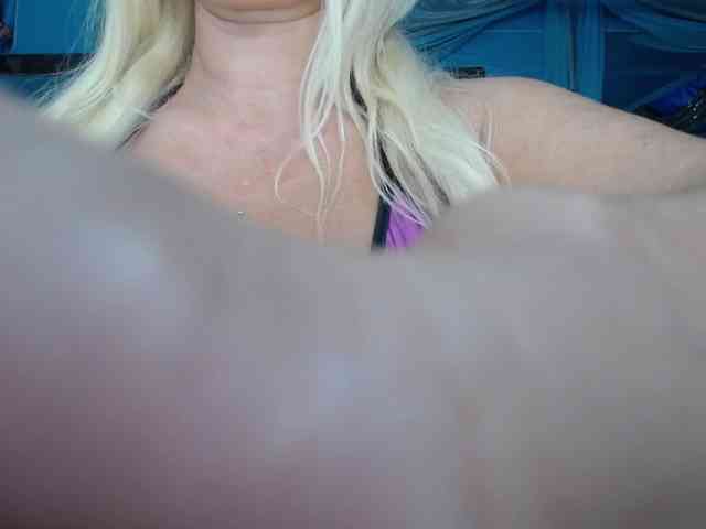 adrianna_fox webcam