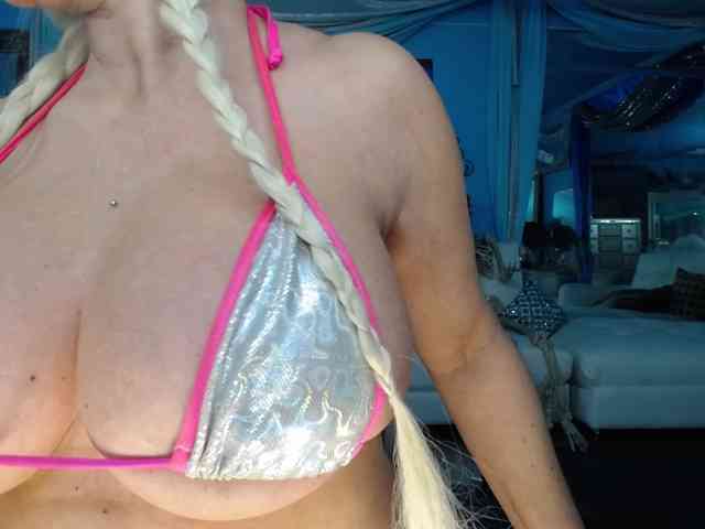 adrianna_fox