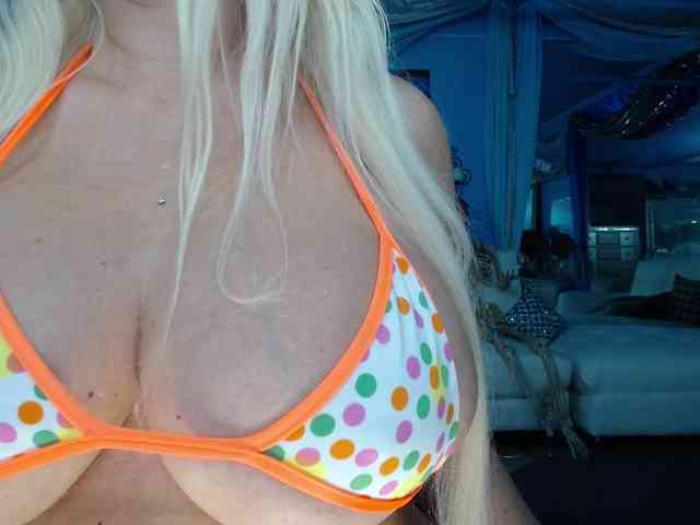 adrianna_fox