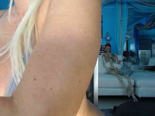 adrianna_fox webcam