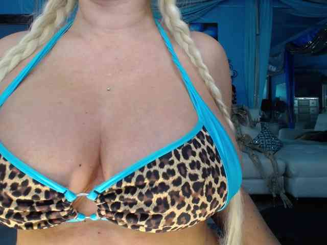 adrianna_fox