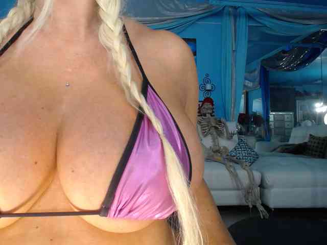 adrianna_fox webcam