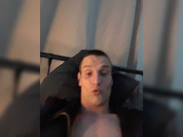 ETHAN_MOORE live cam