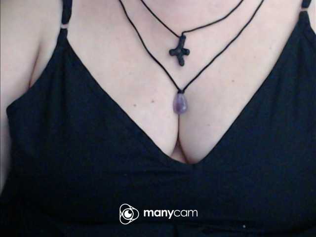 mayalove4u live cam on BongaCams
