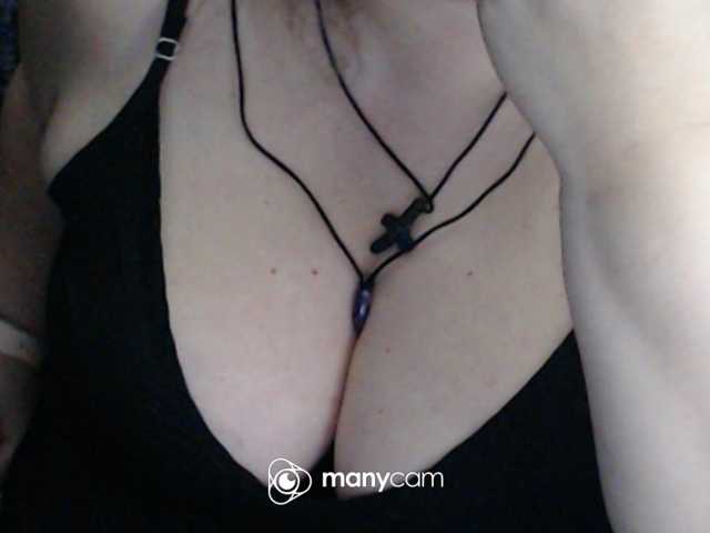 mayalove4u live cam on BongaCams
