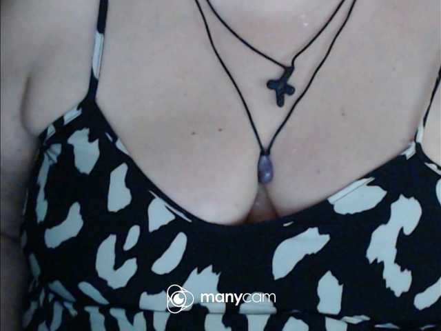 mayalove4u live cam on BongaCams